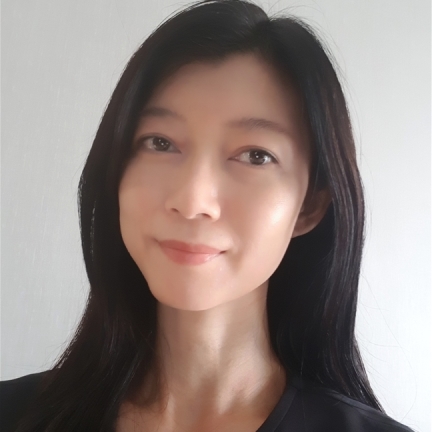 Lynn Chan Headshot