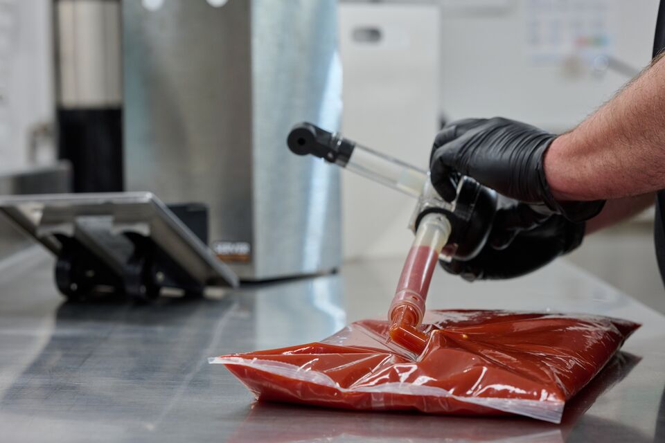 Liquid-Pouch-with-Fitment-Assembly_08