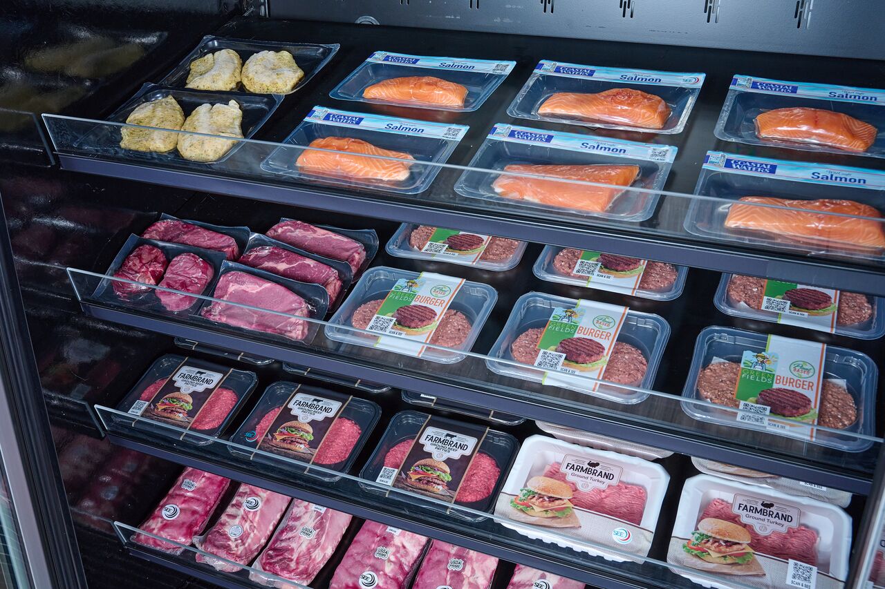 case-ready-display-lifestyle-19