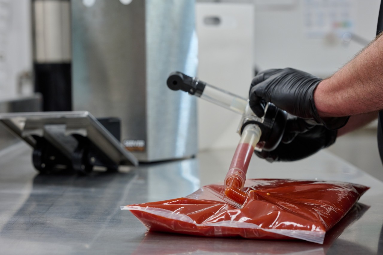 liquid-pouch-with-fitment-assembly-09-1