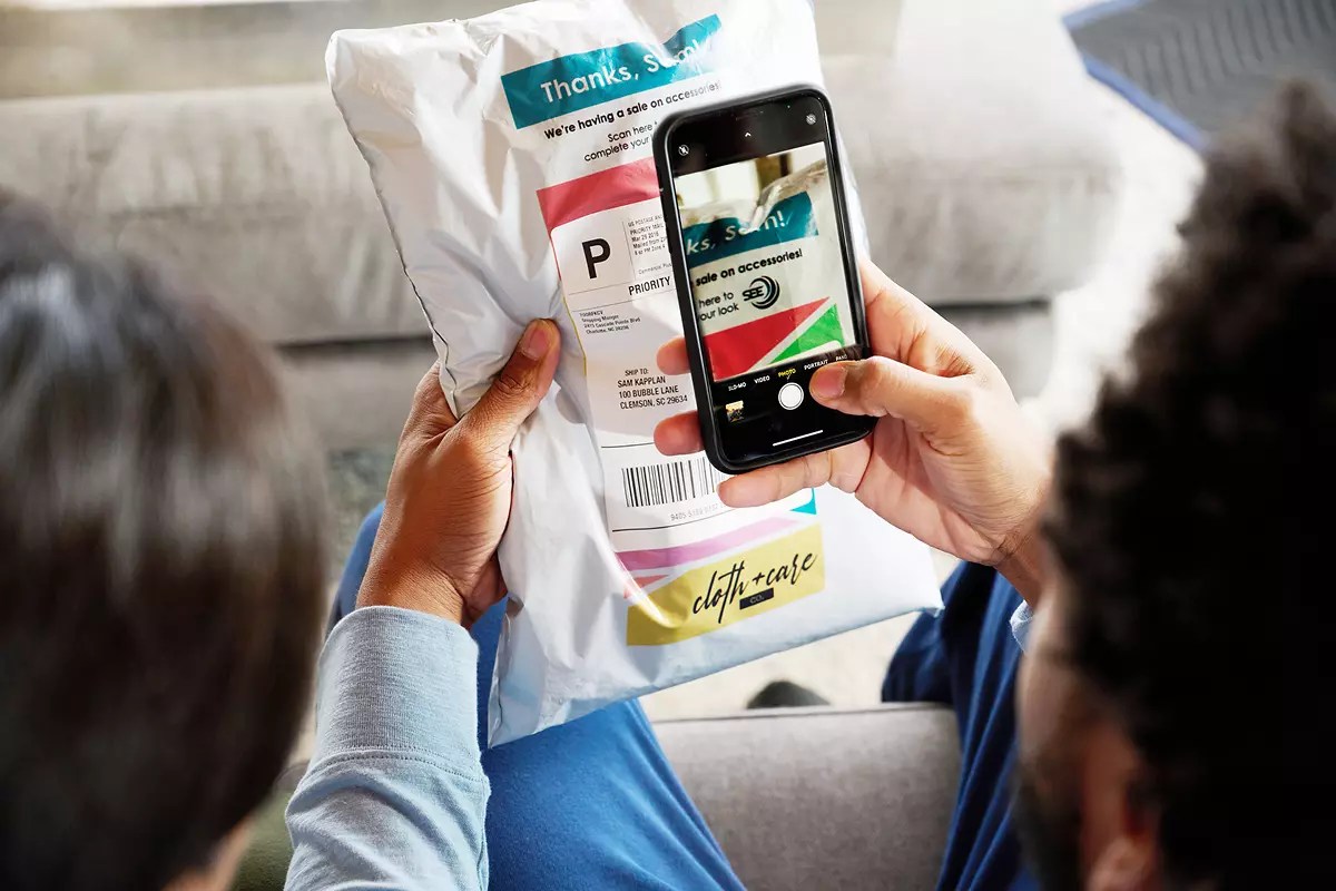 SEEMark-Smart-Packaging-Printed-Polybag-Lifestyle-14-1