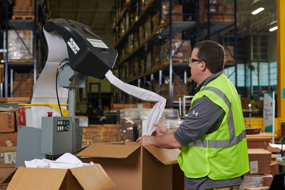 fasfil-1500-floorstand-white-warehouse-operator-horizontal-2-cf