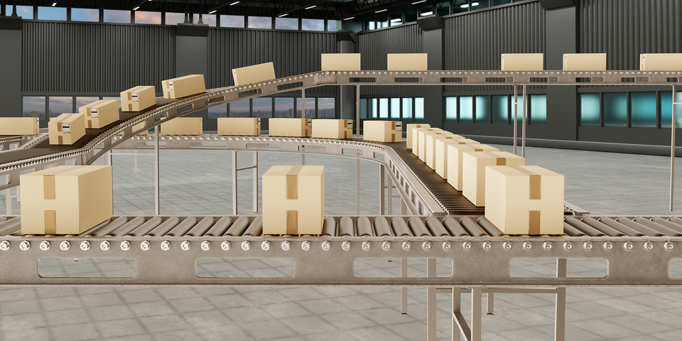 fulfillment-operation-boxes-on-conveyor