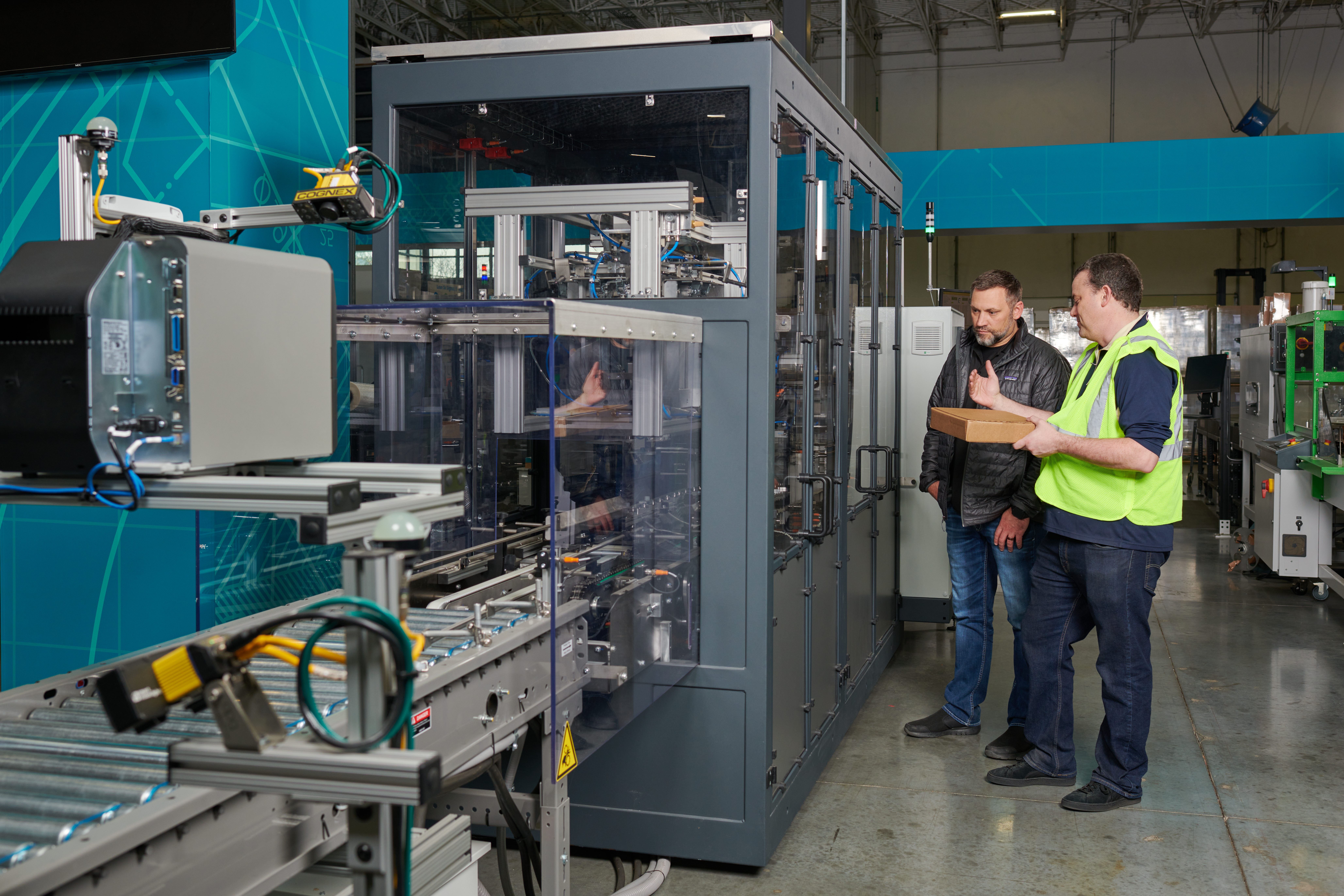 ecube-customer-candid-warehouse-1-cf