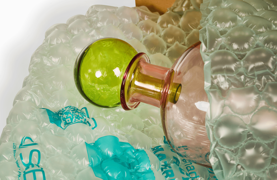 PROT_Inflatable-Recycled-Content-Cushioning_Bottle_EMEA_1025