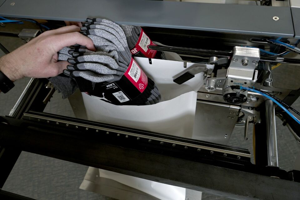 autobag-850S-paper-high-speed-bagging-and-printing-system-printer-mailer-loading-area-2-1280x854