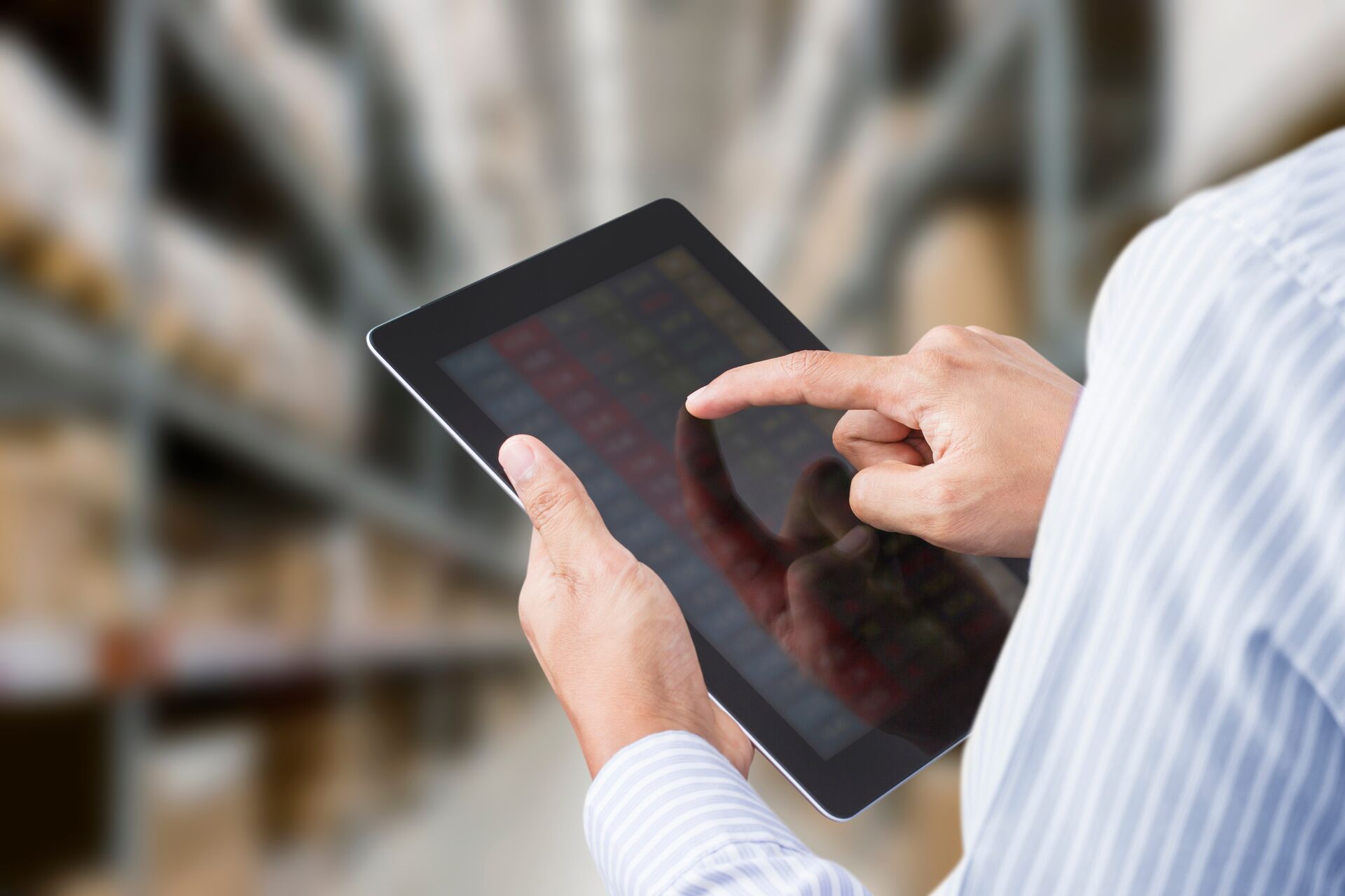 inventory-management-employee-tablet-1