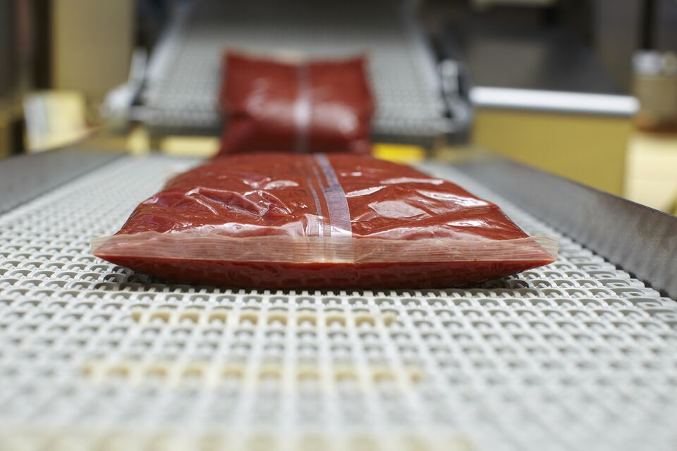 Fluids_VPP_TomatoSauce_Conveyor_Processor