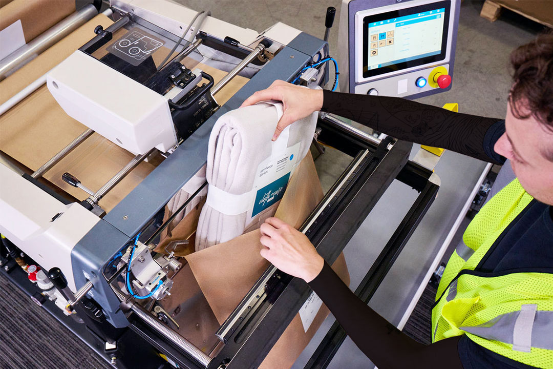 Fulfillment-Automation-Autobag-850SP-UPS-Louisville-Image-Automated-Bagging-And-Printing-Global-121-R