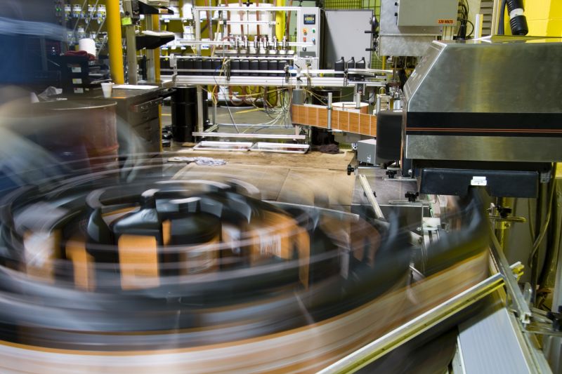 Fast-moving-parcels-in-a-fulfillment-center