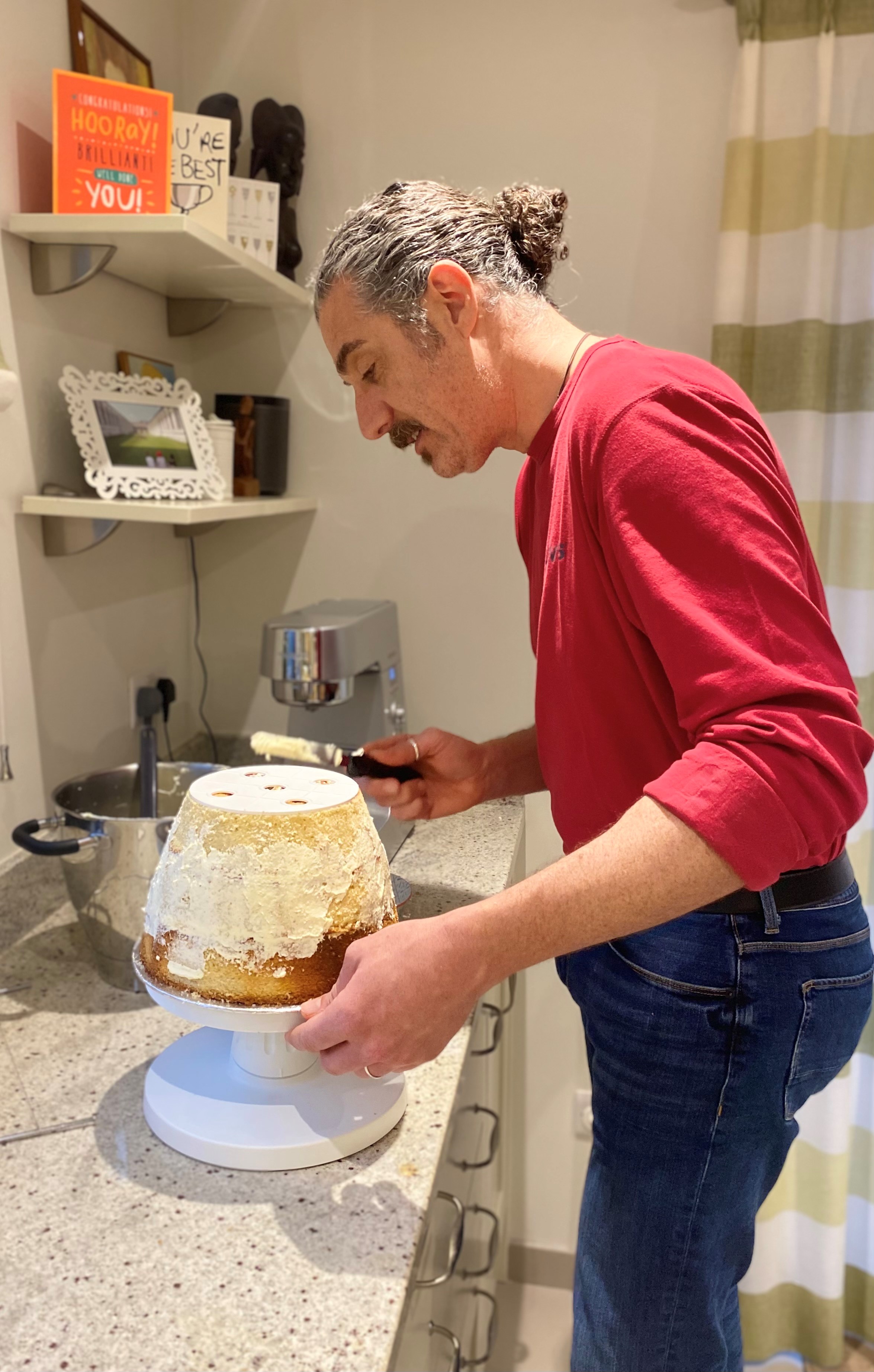 Giuseppe Dell'Anno baking in his kitchen