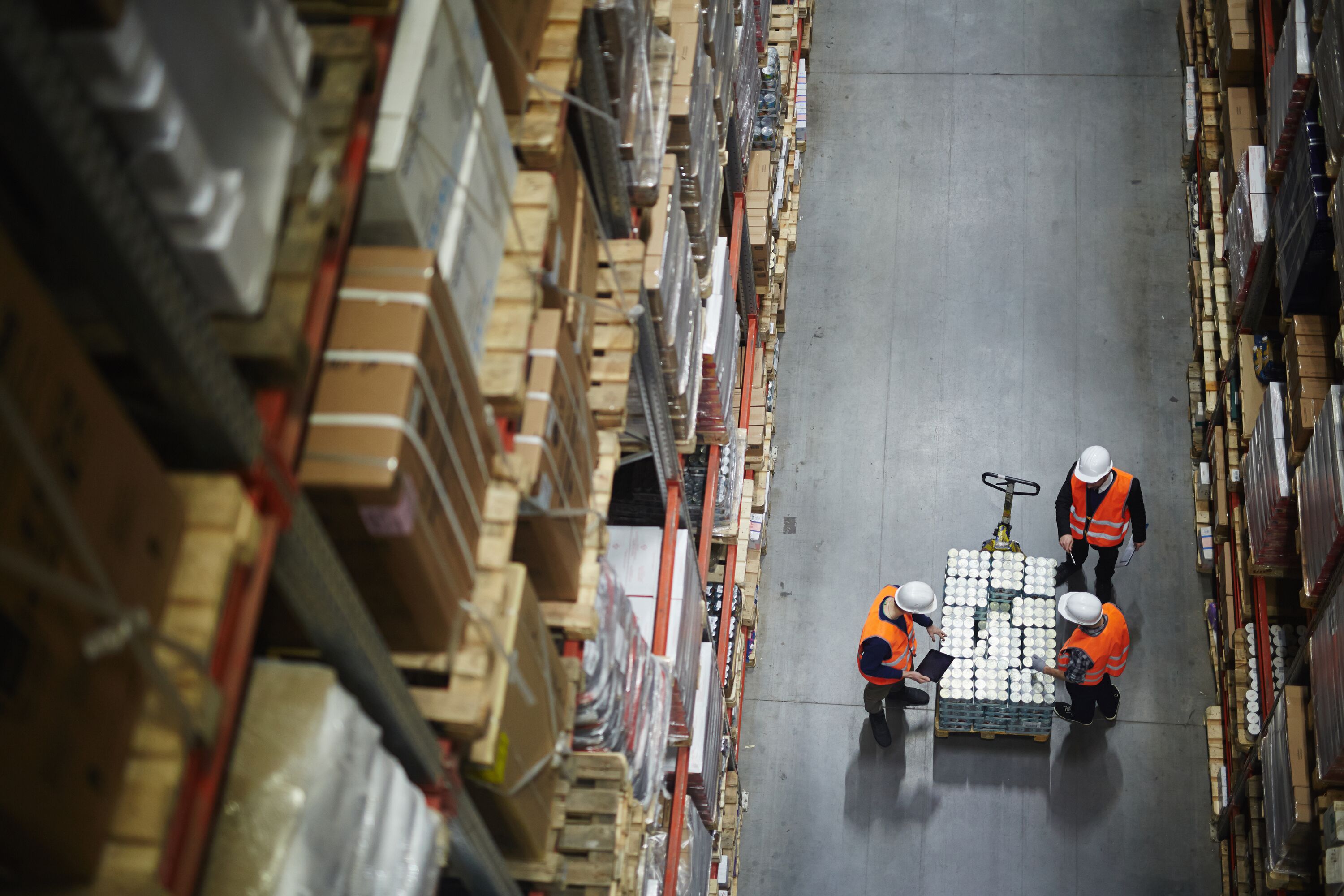 inventory-management-workers-warehouse-2